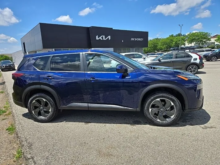 2024 Nissan Rogue - view 2