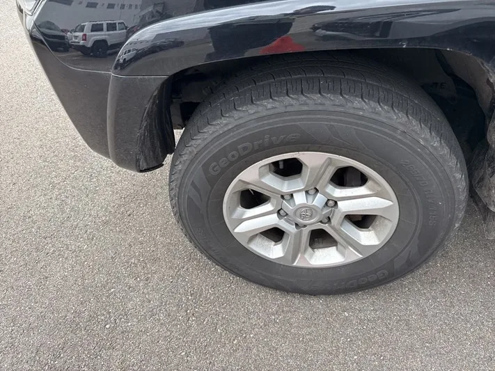 2023 Toyota 4Runner - view 14