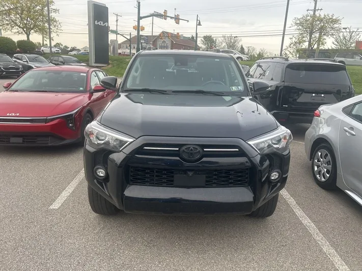 2023 Toyota 4Runner - view 2