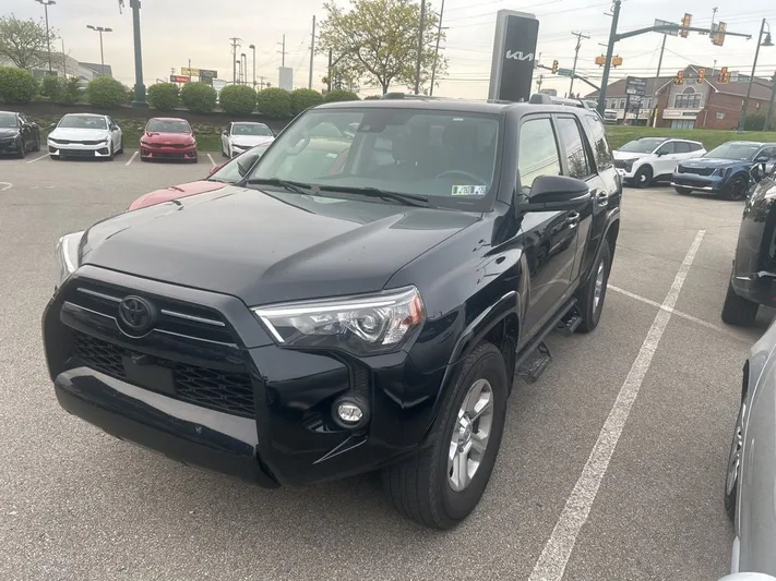 2023 Toyota 4Runner - view 3