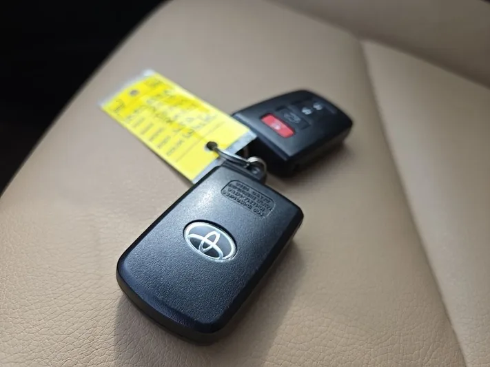 2018 Toyota RAV4 - view 14