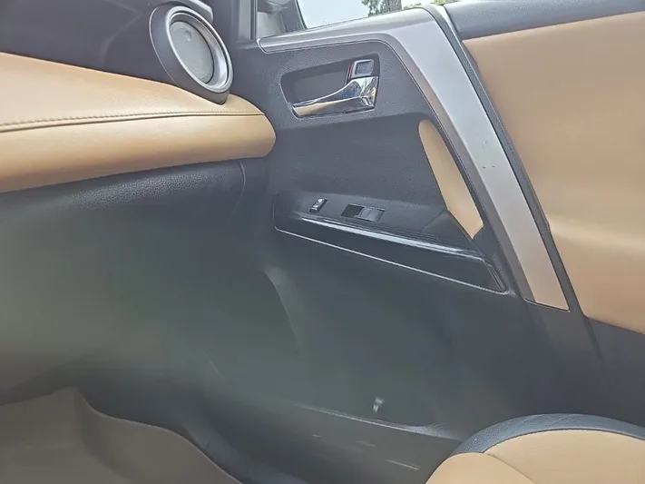 2018 Toyota RAV4 - view 27