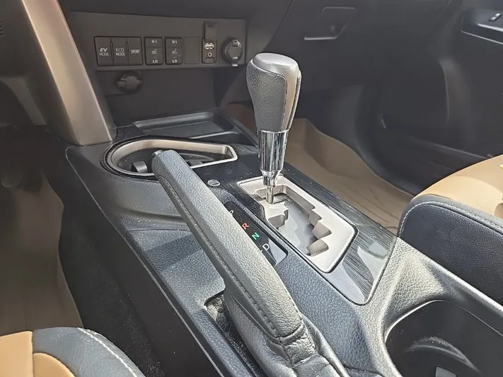 2018 Toyota RAV4 - view 29