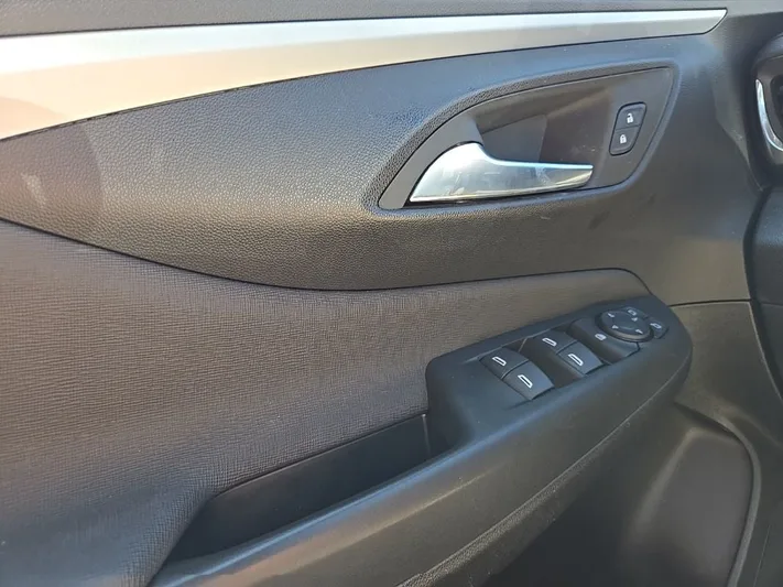 2024 Buick Envista - view 17