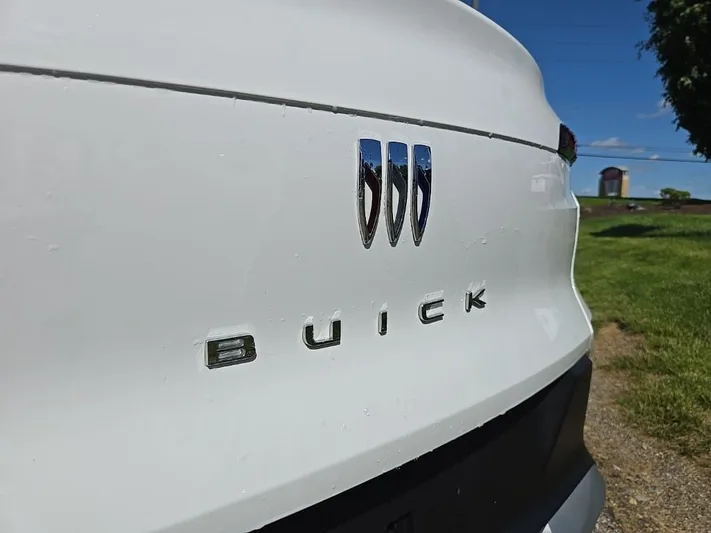 2024 Buick Envista - view 5