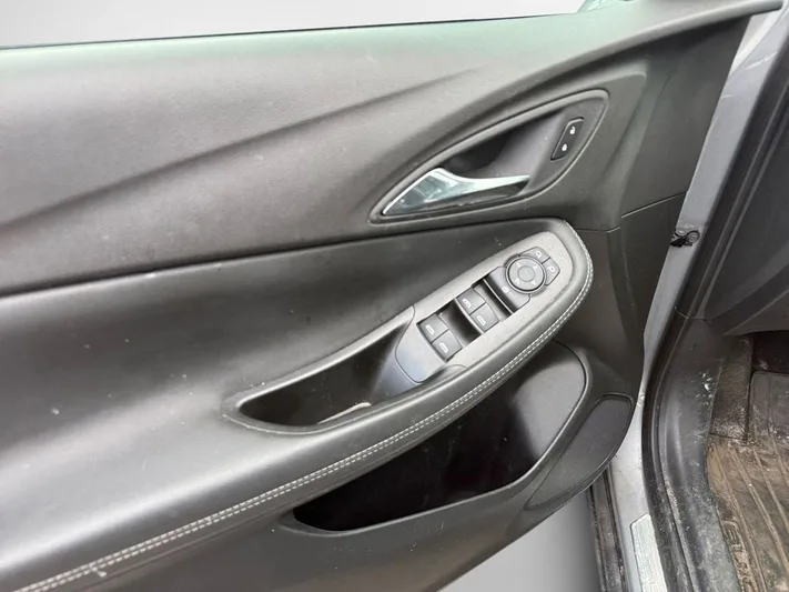 2023 Buick Encore - view 17