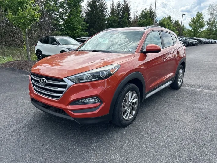 2017 Hyundai Tucson - view 3