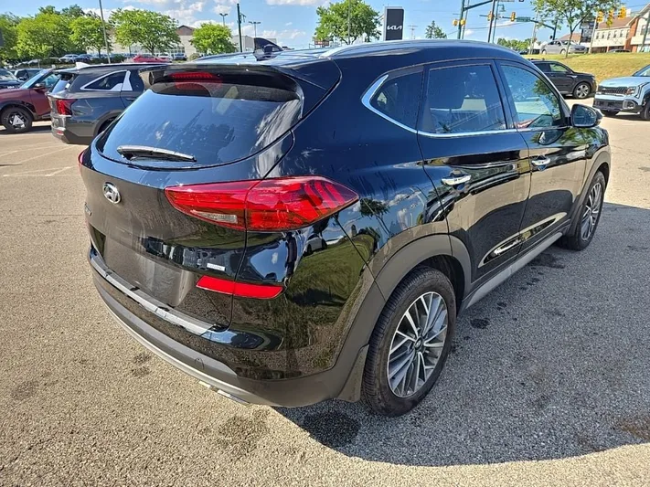 2020 Hyundai Tucson - view 3