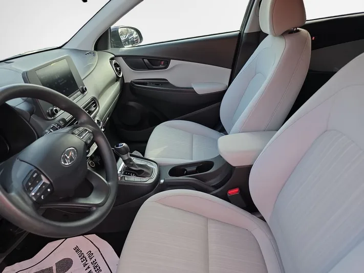 2023 Hyundai Kona - view 12