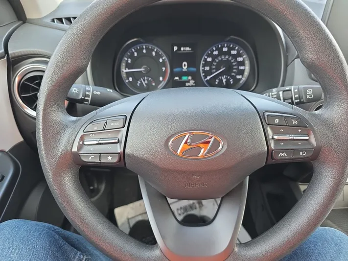 2023 Hyundai Kona - view 15