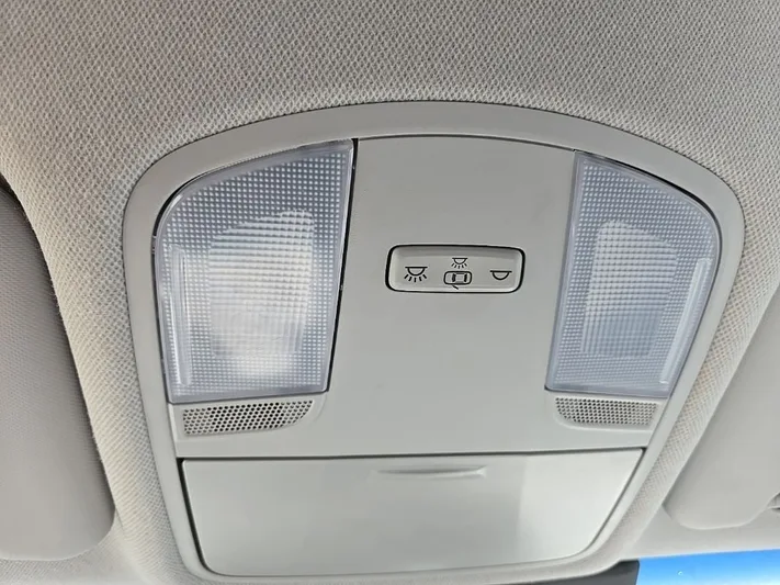 2023 Hyundai Kona - view 32
