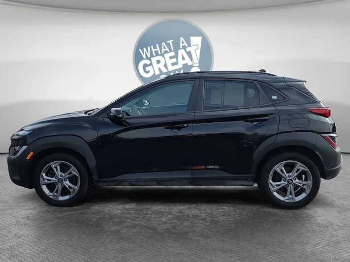 2023 Hyundai Kona - view 7
