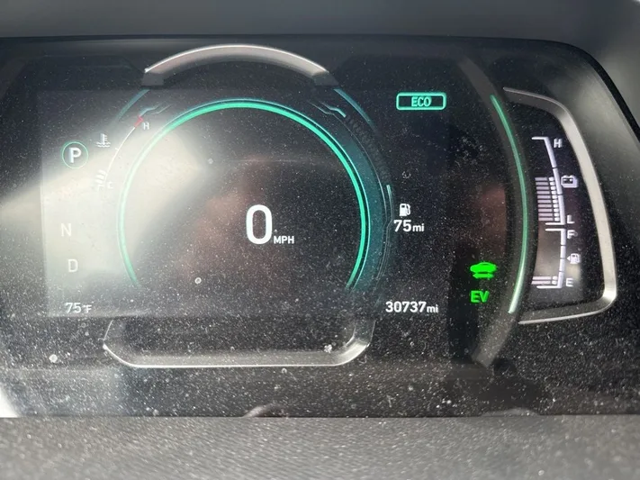 2022 Hyundai Ioniq - view 6