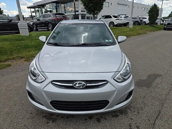 2016 Hyundai Accent - view 10