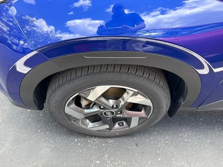 2023 Hyundai Venue - view 12