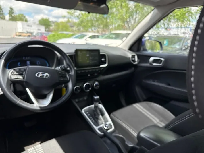 2023 Hyundai Venue - view 33