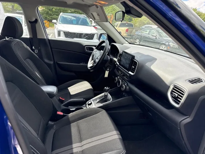 2023 Hyundai Venue - view 35