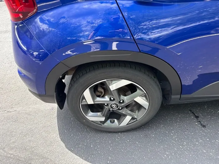 2023 Hyundai Venue - view 9