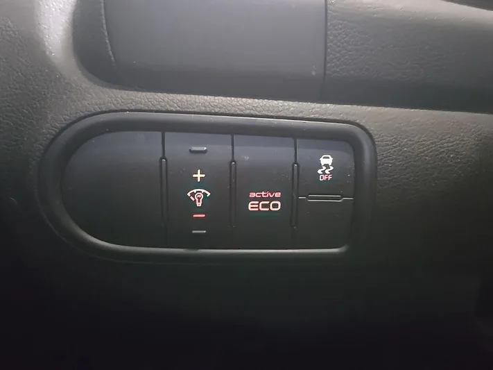 2016 Kia Forte - view 18