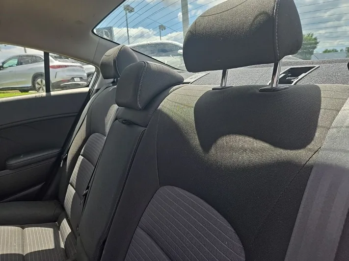 2016 Kia Forte - view 26
