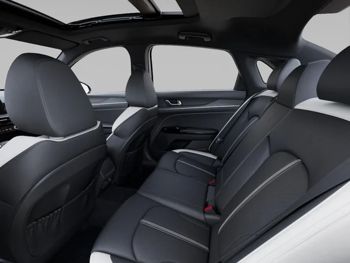 2026 Kia K5 - view 18