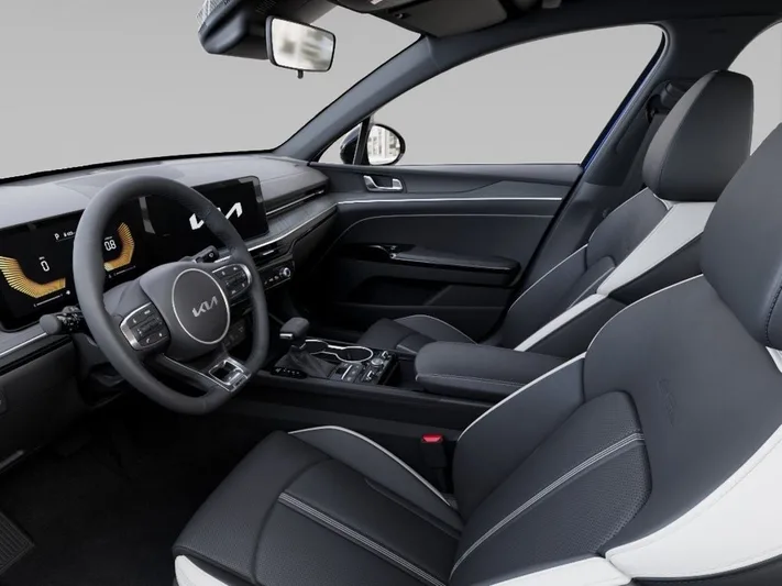 2026 Kia K5 - view 17
