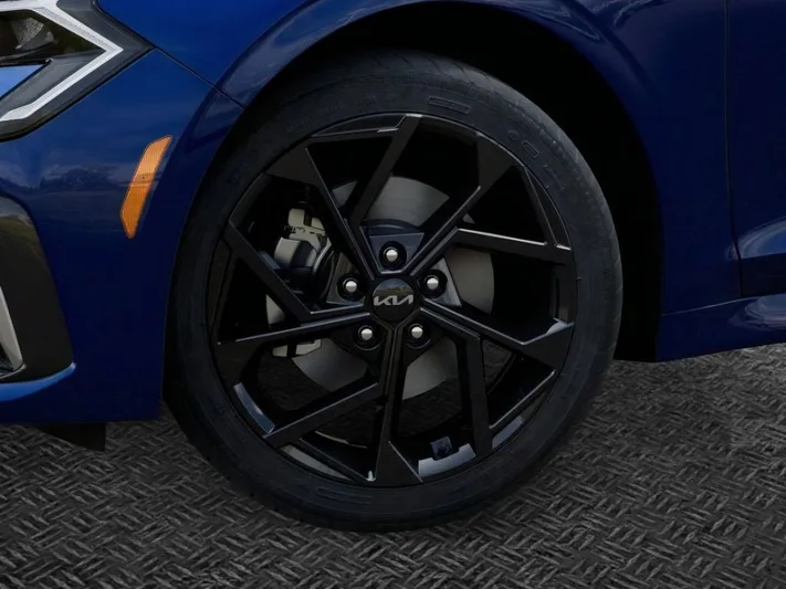 2026 Kia K5 - view 9