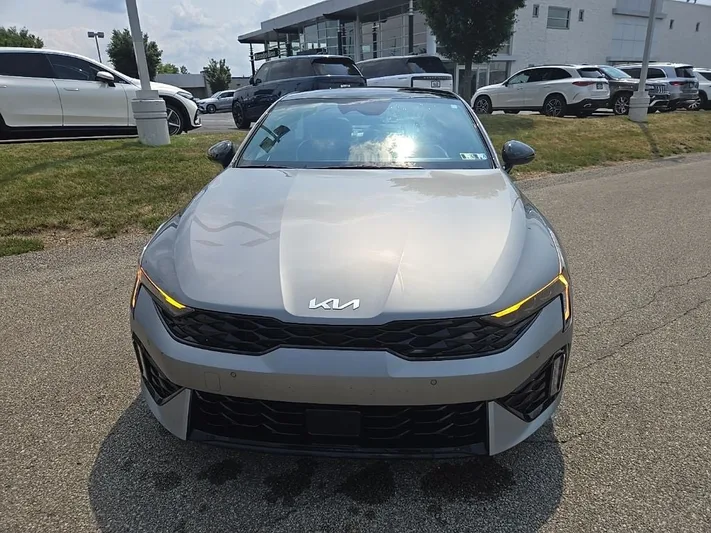 2025 Kia K5 - view 11