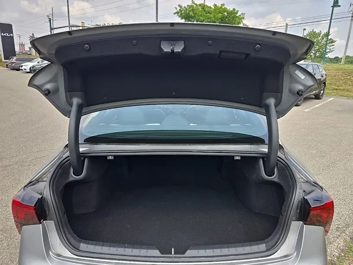 2025 Kia K5 - view 5