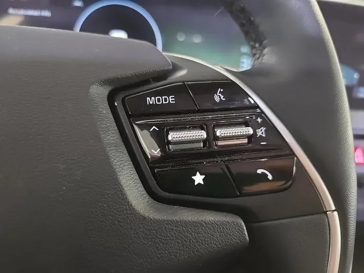 2022 Kia EV6 - view 16