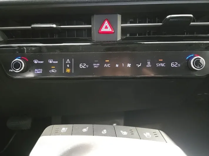 2022 Kia EV6 - view 21