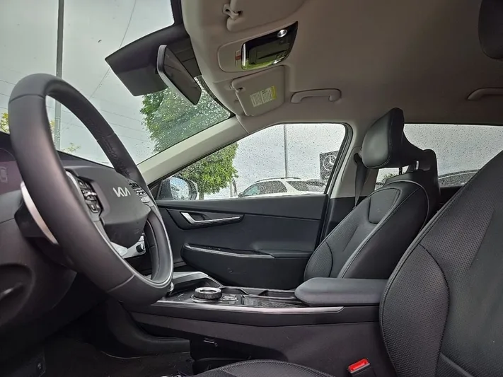 2022 Kia EV6 - view 31