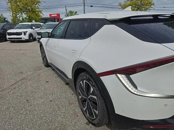 2022 Kia EV6 - view 6
