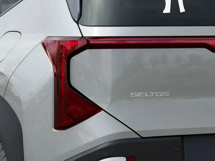 2027 Kia Seltos - view 11