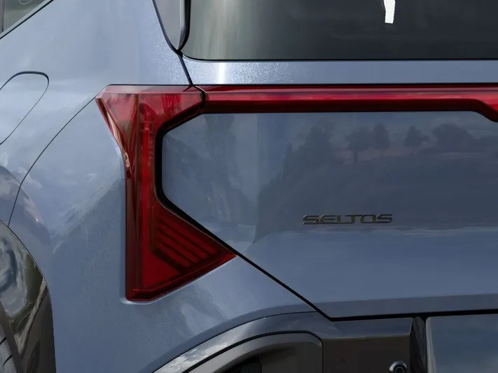 2027 Kia Seltos - view 11