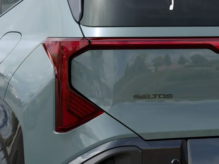 2027 Kia Seltos - view 11