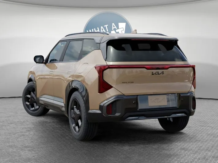 2027 Kia Seltos - view 4