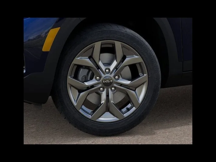 2026 Kia Seltos - view 9