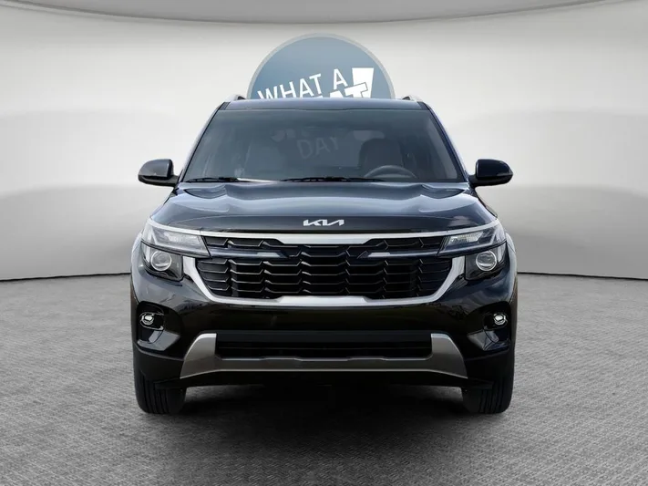 2026 Kia Seltos - view 2
