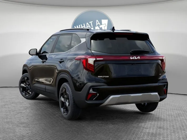 2026 Kia Seltos - view 4