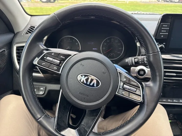 2021 Kia Seltos - view 12