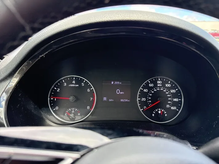 2021 Kia Seltos - view 20