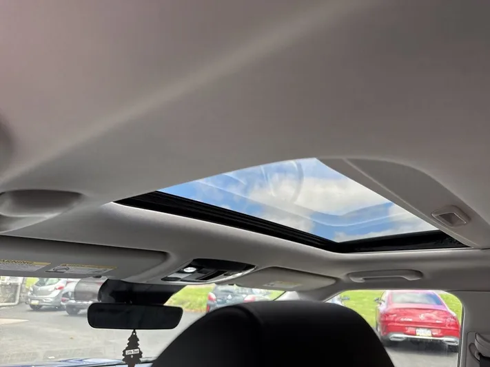 2021 Kia Seltos - view 25