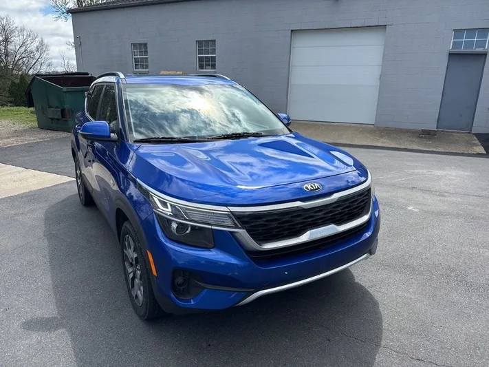 2021 Kia Seltos - view 27