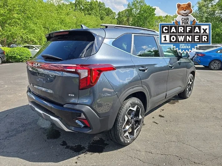 2024 Kia Seltos - view 3
