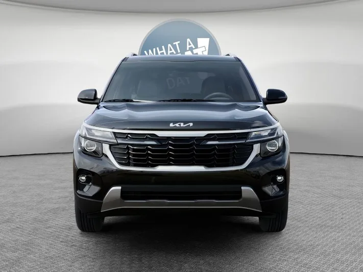 2026 Kia Seltos - view 2