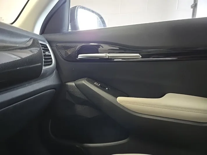 2021 Kia Seltos - view 32