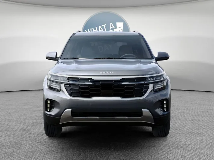 2026 Kia Seltos - view 2