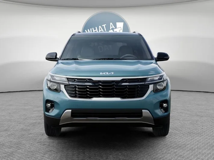 2026 Kia Seltos - view 2