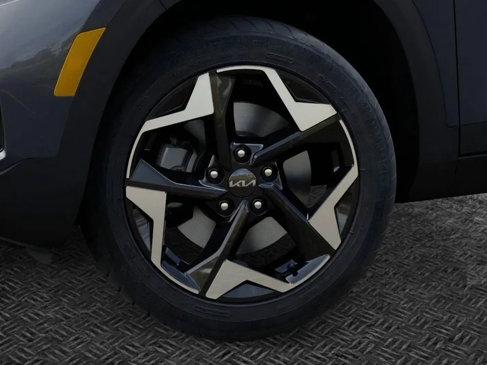 2026 Kia Seltos - view 9
